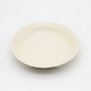 Cremefarbener Untersetzer / Teeboot Krakelee, chinesisches Porzellan