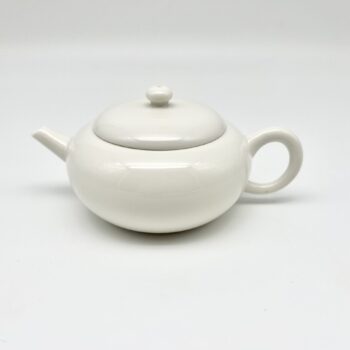 kleine flache Teekanne